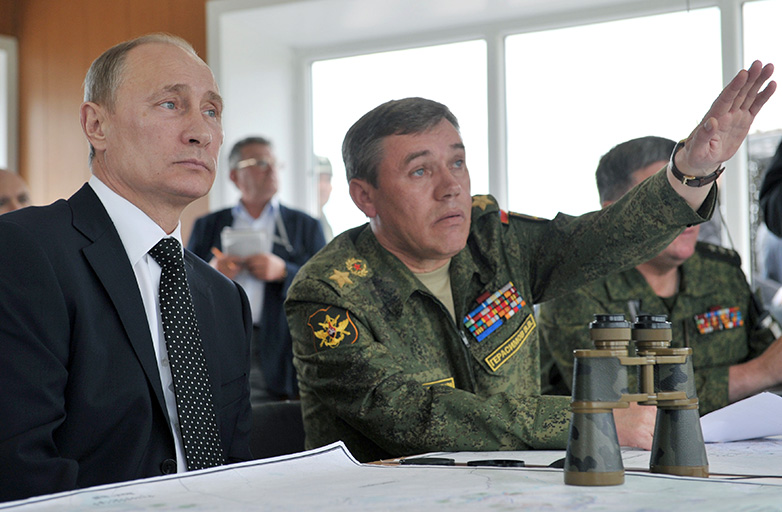 Enlarged view: Putin and Gerasimov