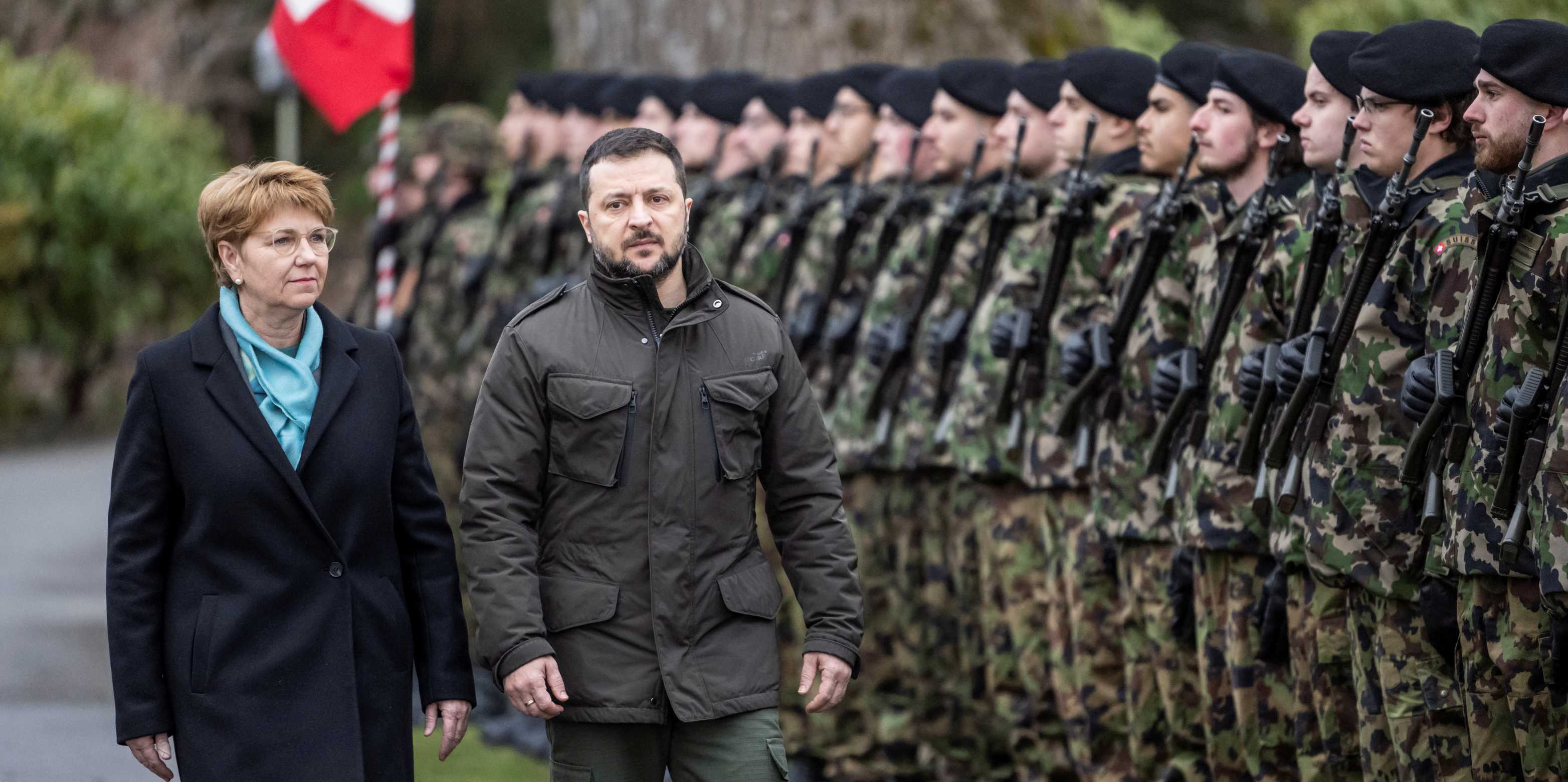 Swiss President Viola Amherd and Ukrainian President Volodymyr Zelensky inspect the guard of honor of the Swiss Army in January 2024 in Switzerland